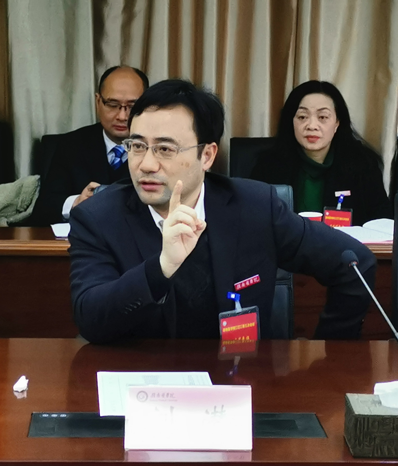 李恭进刘潜参加第一附属医院代表团讨论-赣南医学院-gannan medical