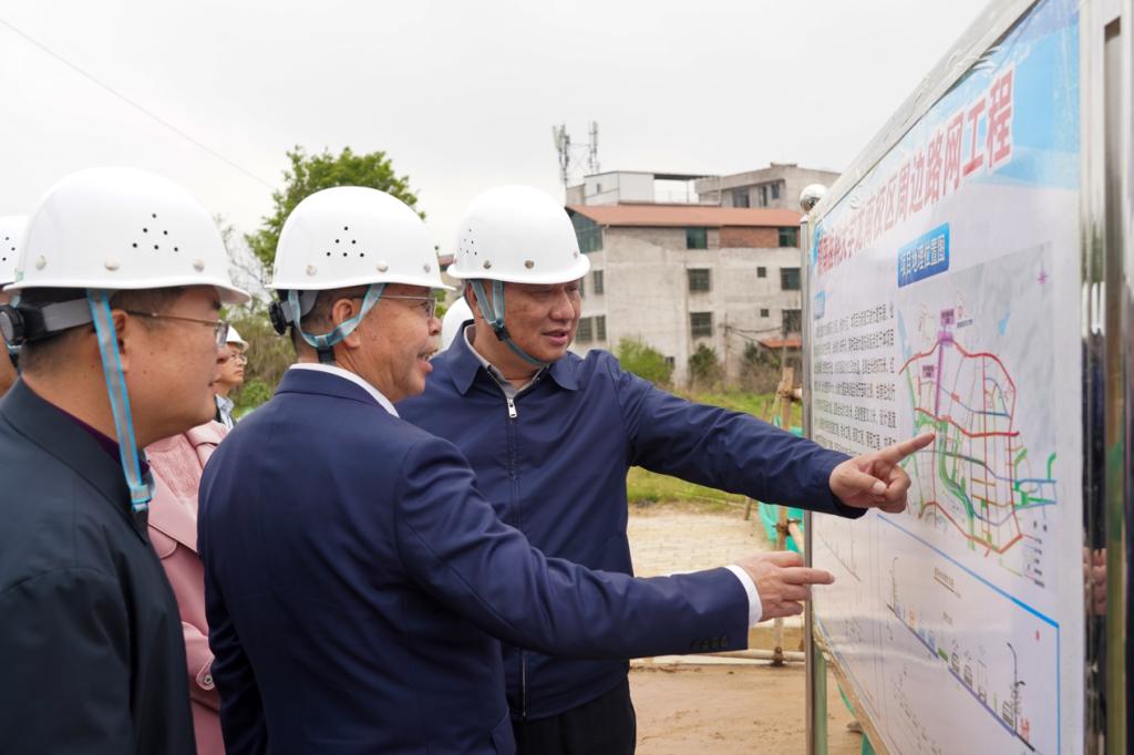 廖伟到龙南校区调研